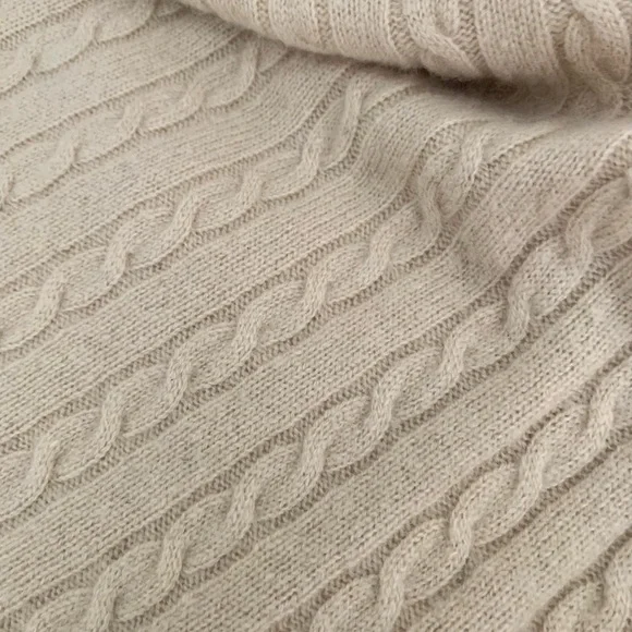 100% Cashmere Cable Knit Beige Scarf Shawl Wrap - Picture 3 of 8
